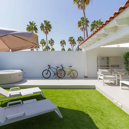Aquarium Private Jacuzzi, 3 Bedrooms, Ac And Bikes Apartment *