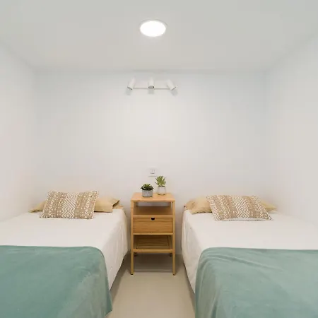 Aquarium Private Jacuzzi, 3 Bedrooms, Ac And Bikes Apartment
